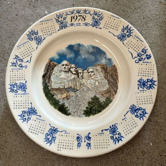 Mount Rushmore 1978 Souvenir Calendar Plate South Dakota - Picture 1 of 4
